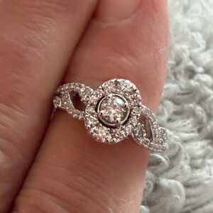 Vera wang .50 carats natural diamonds 14kt white gold